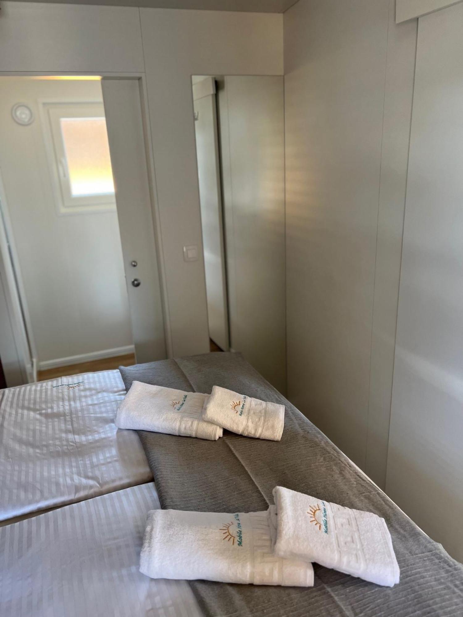 Mobile Home La Vida Biograd Na Moru Esterno foto